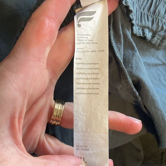 Fabletics Gray & White Colorblock Kickback Two-Tone Track Pants Size XL - Picture 7 of 8